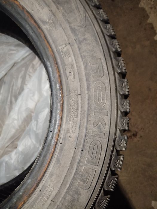 Продам шипованную резину
