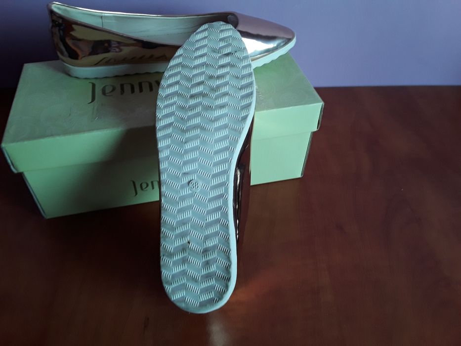 Vând Balerini Damă  Aurii Mărimea 38