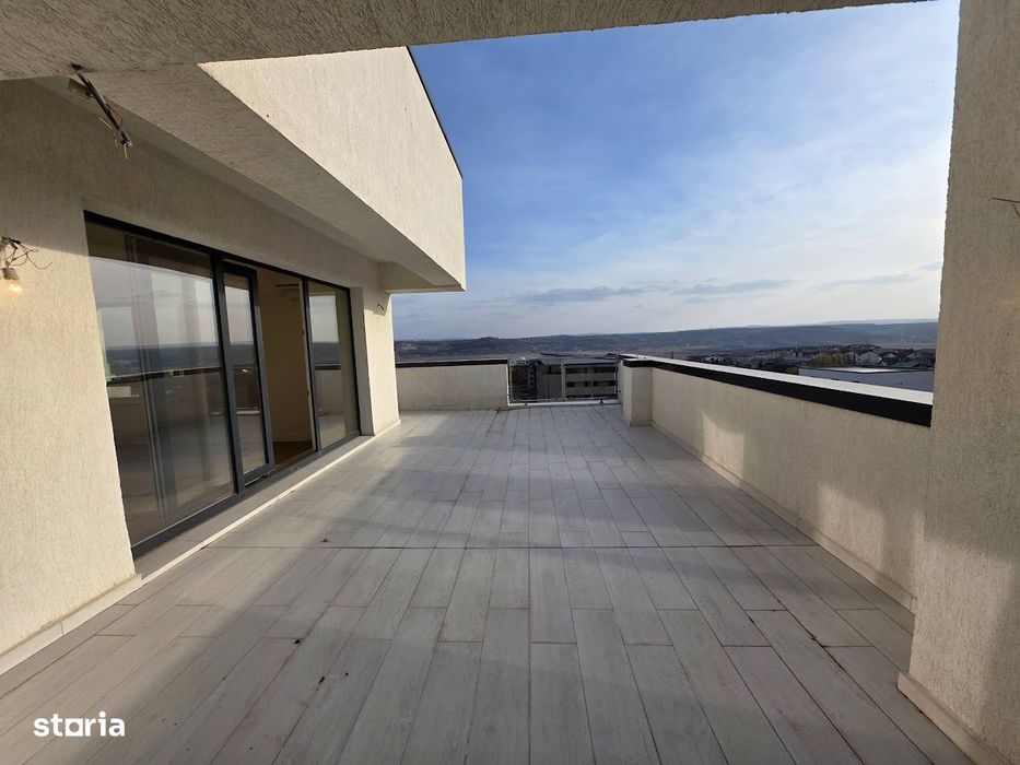 Apartament cu 3 camere de vanzare tip penthouse, Valea Lupului