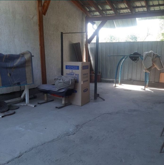 Продам дом( бищнес общежитие)