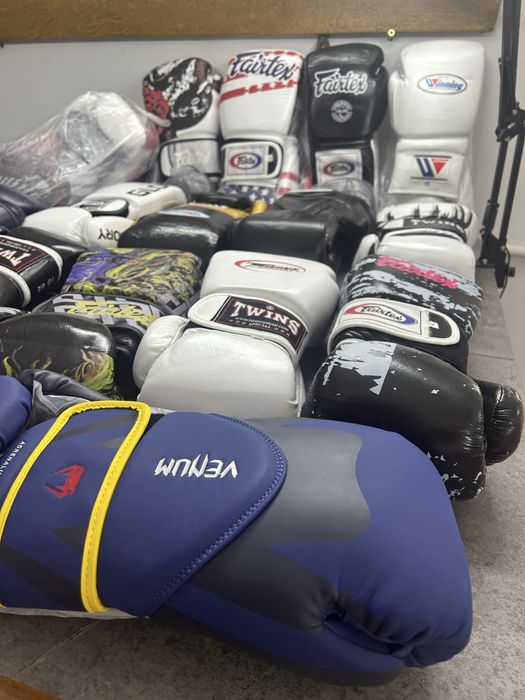 Manusi de box Twins;Venum;Fairtex;Winning