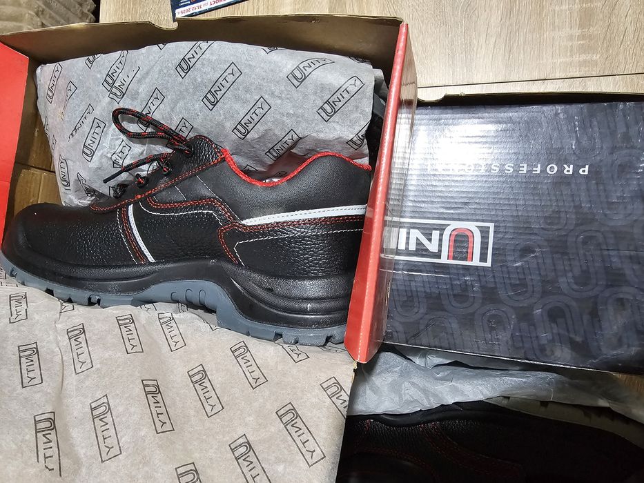 Чисто нови 43 номер-25лв