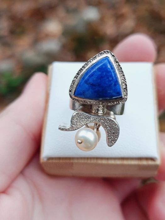 Vechi inel masiv din argint de 925, cu lapis lazuli si doua perle