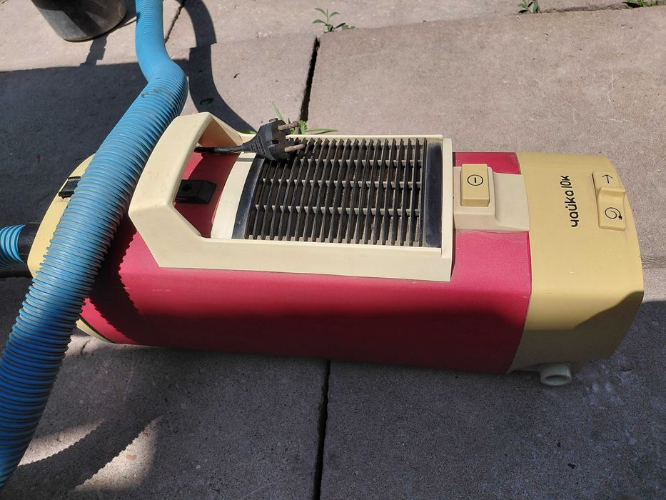 Продается пылесос Чайка