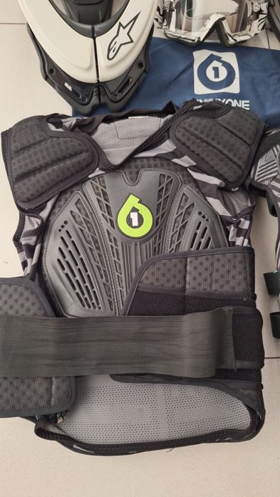 Vand echipament Downhill Freeride Enduro Alpine Stars  Sixsixone