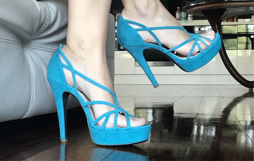 Оригинални сандали на ток Patrizia Pepe и Versace ест. кожа