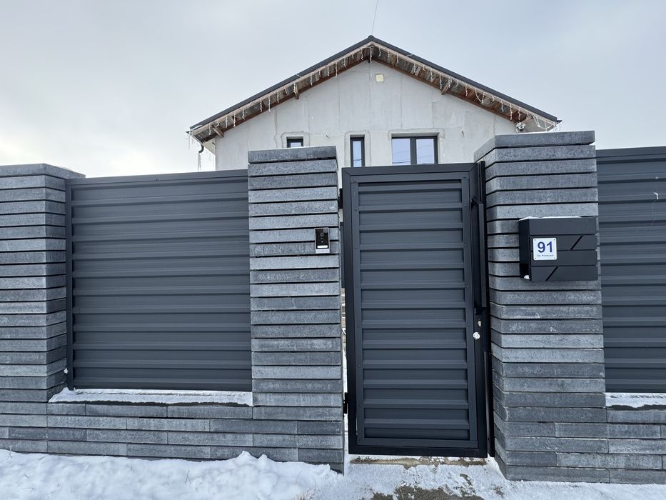 Gard din tabla cutata model CRT18 vopsit mat pe ambele parti 0,50mm