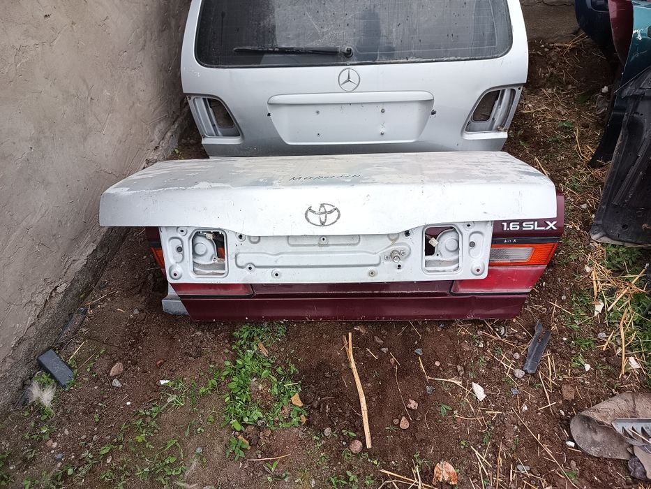 Разные двери Ауди Ниссан примера