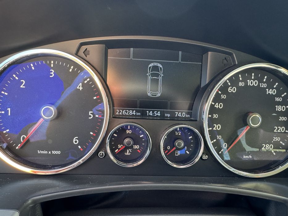 Vw Toureg 2.5tdi, automat,2008,inmatriculat in romania de 10luni,