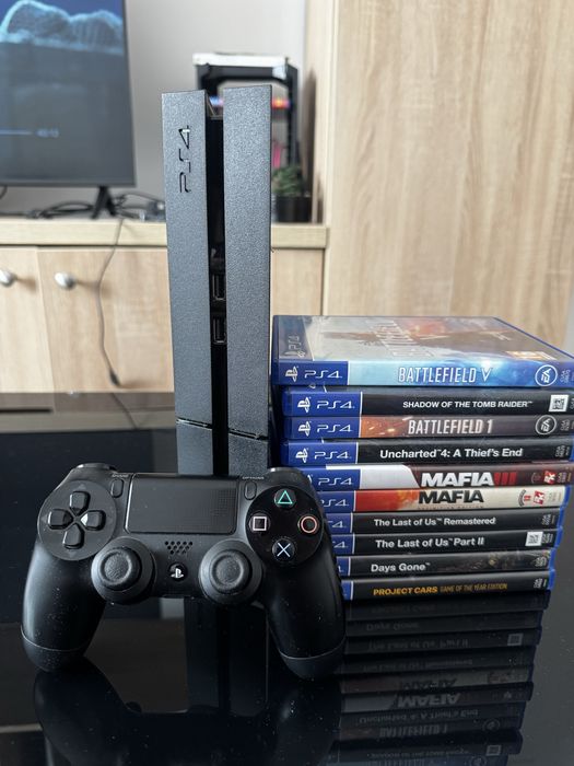 Vând consolă PlayStation 4 cu 10 jocuri
