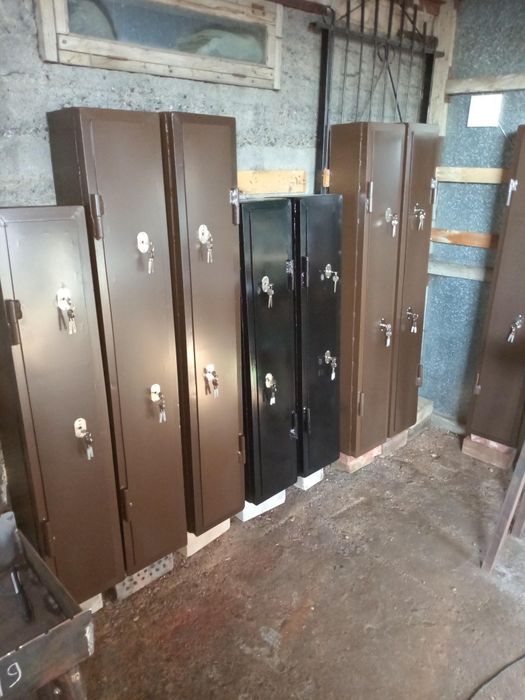 Сейф металлический, тройка