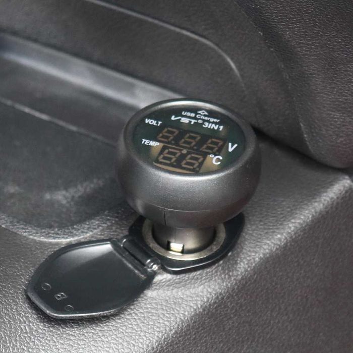 Дигитален уред 3 в 1 за автомобил - волтметър, термометър и USB зарядно