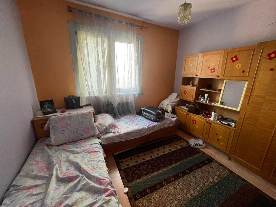 Четиристаен апартамент 121 кв.м. с 3 спални в кв. Васил Левски, Казанлък