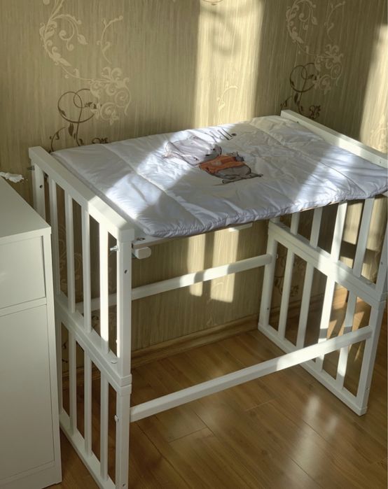 Кроватка трансформер и комодик для малыша