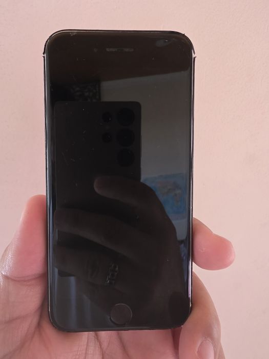 Iphone se 2020 perfectum e-sim ham o‘qiydi.