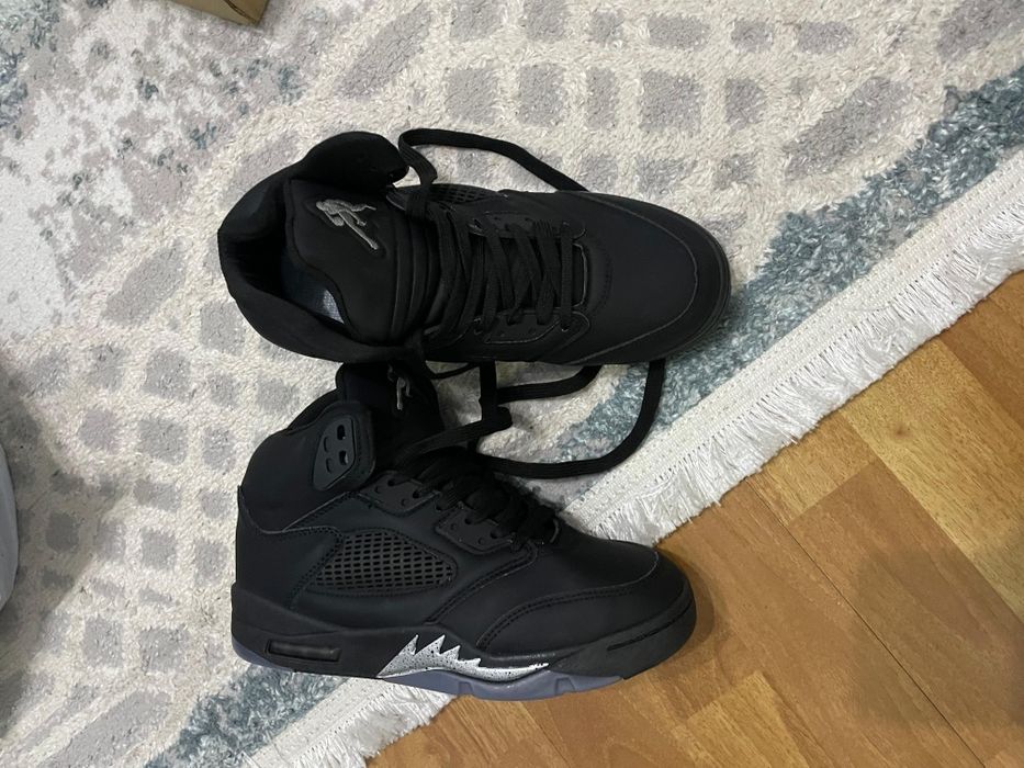 кроссовки со стилем Jordan 5