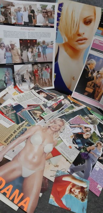 Colectie de articole cu Loredana Groza