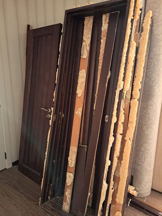 Продам б/у двери