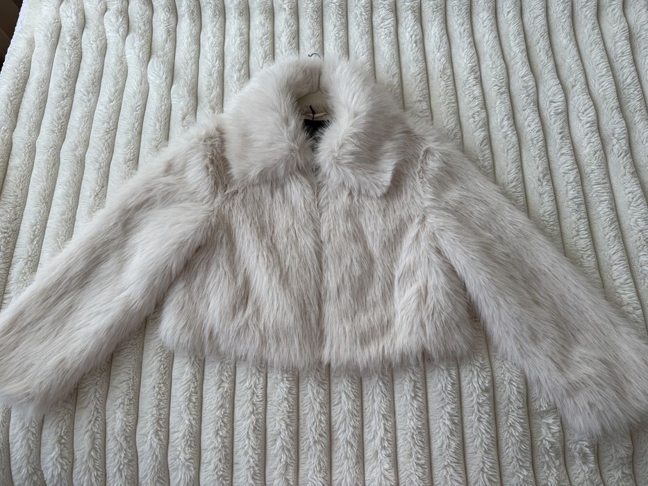 Бяло яке с косъм Pull&Bear