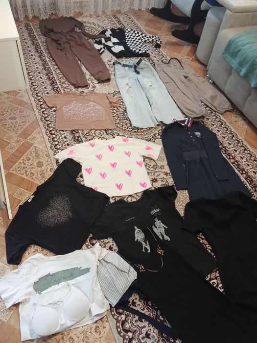 Продам вещи для девочки 10-12 лет