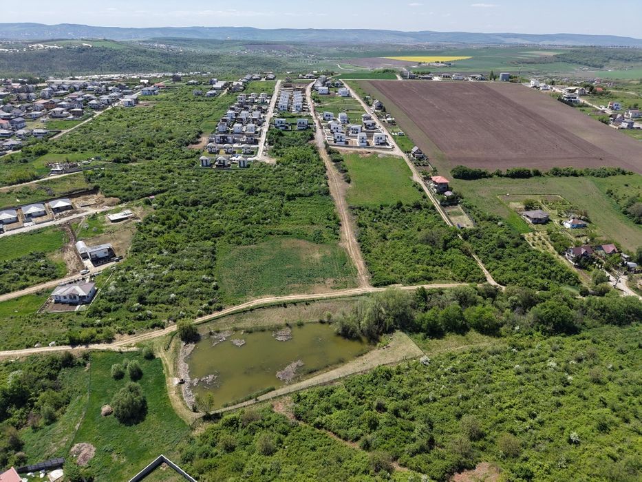 Teren de vanzare