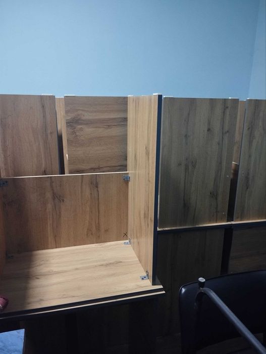 O`quv markaz uchun parta va stullar