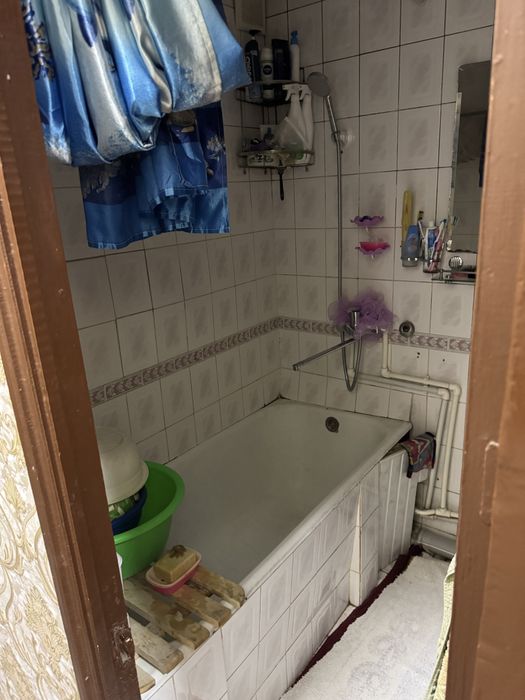 3 xonali uy sotiladi mebellari bilan