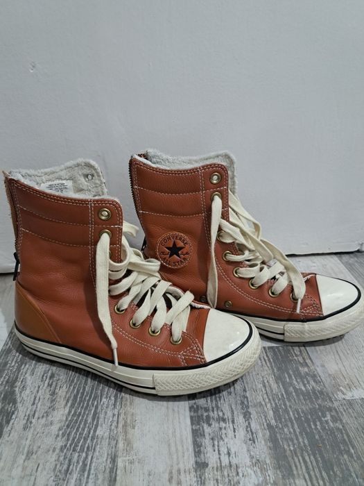 Converse hi-rise boot