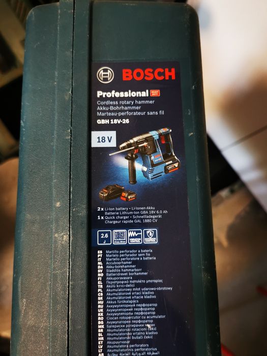 Cutii Bosch și Dewalt nefolosite.