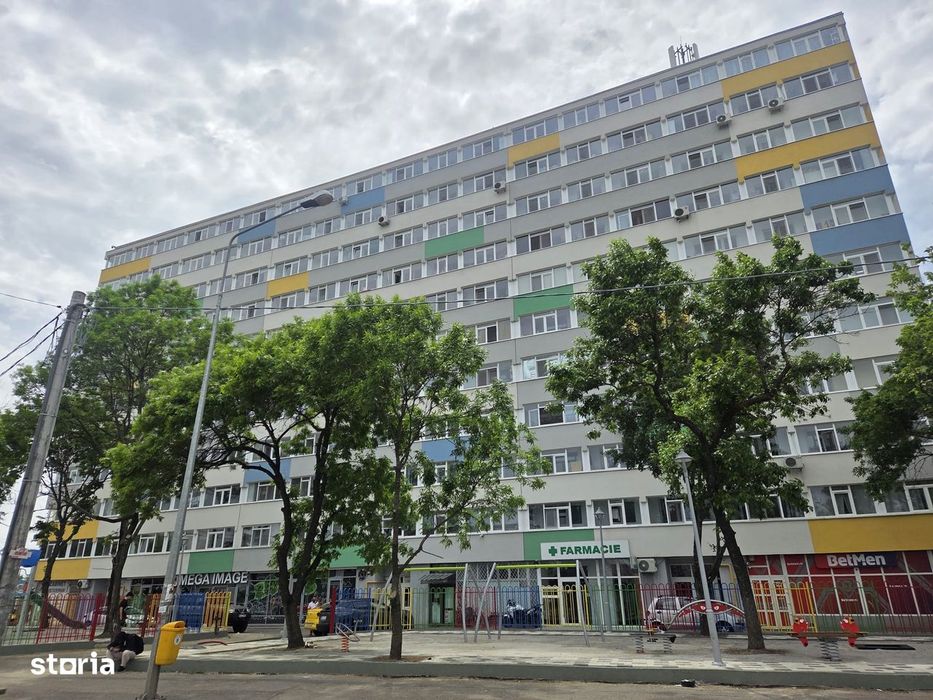 Apartament 3 camere, etaj 1/10, str. Toporasi, Sector 5, balcon, lift