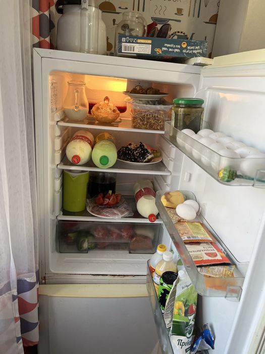 Холодильник в рабочем состоянии всё работает