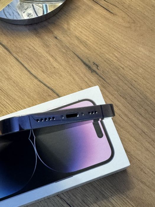 Продам телефон Iphone 14Pro