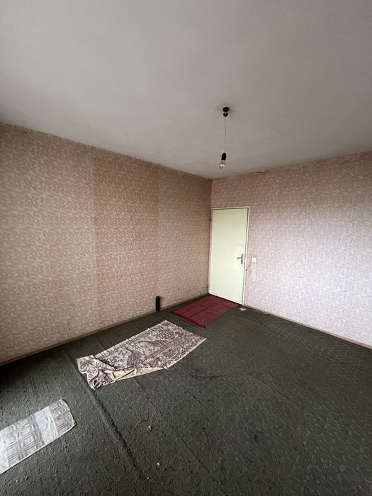 Продава се 3-стаен апартамент