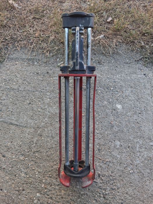 Pistol Fischer ancora