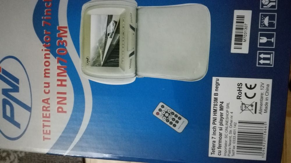 Tetiera auto cu monitor neagra