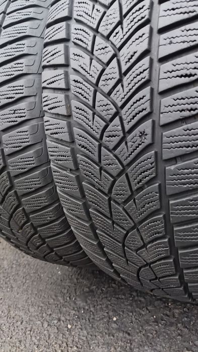 4бр. зимни гуми 215/60/16 GoodYear Ultra Grip 
dot22
6.9mm
Добро състо