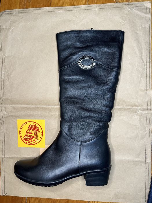 Продаются сапоги