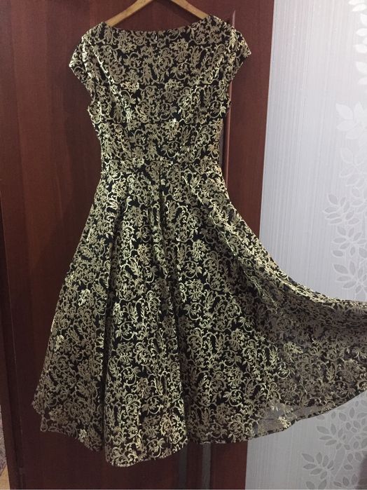 Продаётся вечернее платье