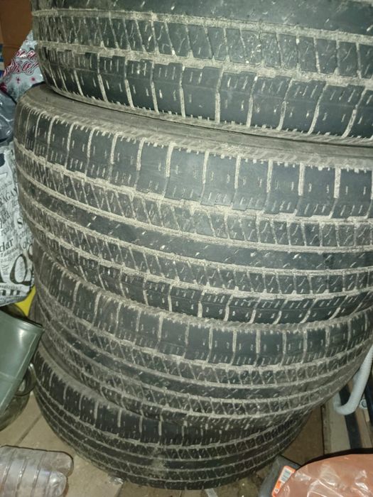 Продам комплект шин