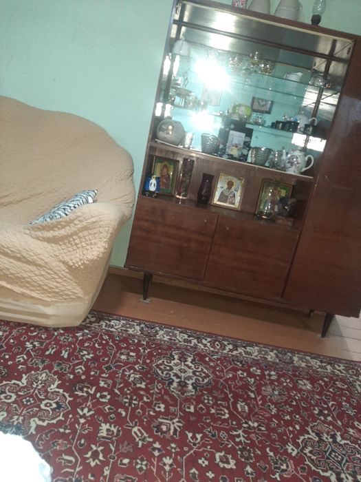 Продам шифонер советский и сервант