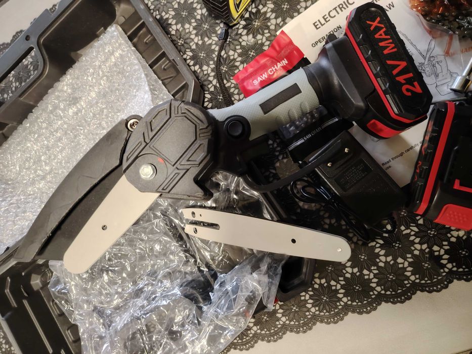 Мини верижен трион.