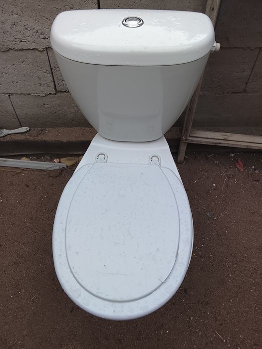 Унитаз еш жері сынбаған