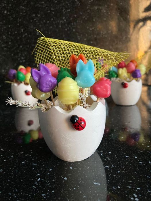 Малки Яйца в кашпи