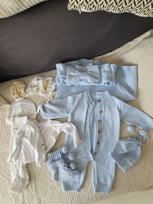 Продам детский манеж и вещи для малыша