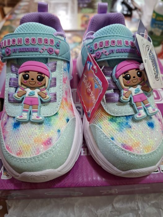 Маратонки Adidas, Skechers