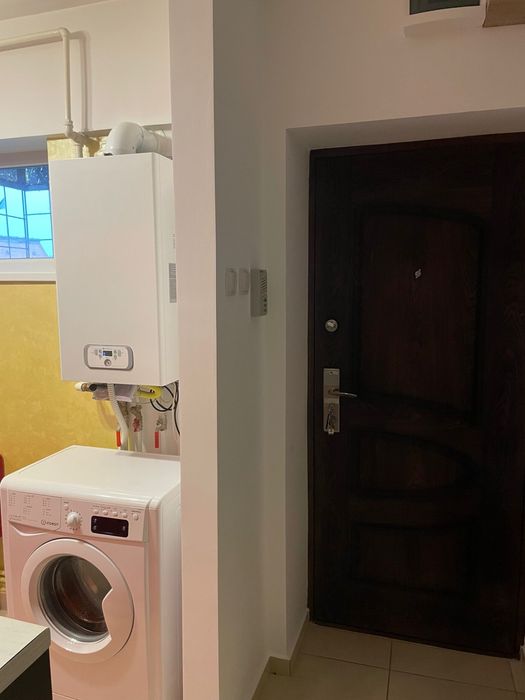 Proprietar. Inchiriez apartament cu o camera ultracentral zona Grand