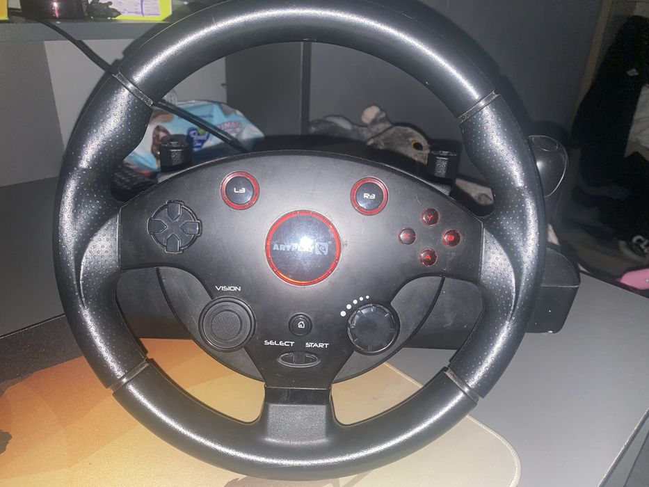 Продаеться игровой руль