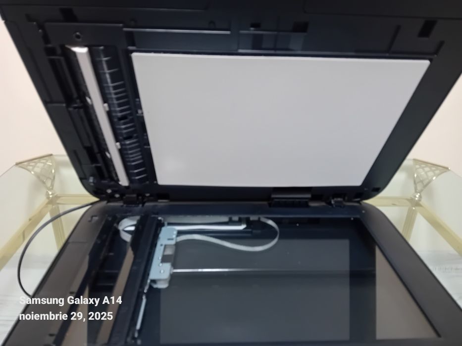 Vând imprimanta  CANON