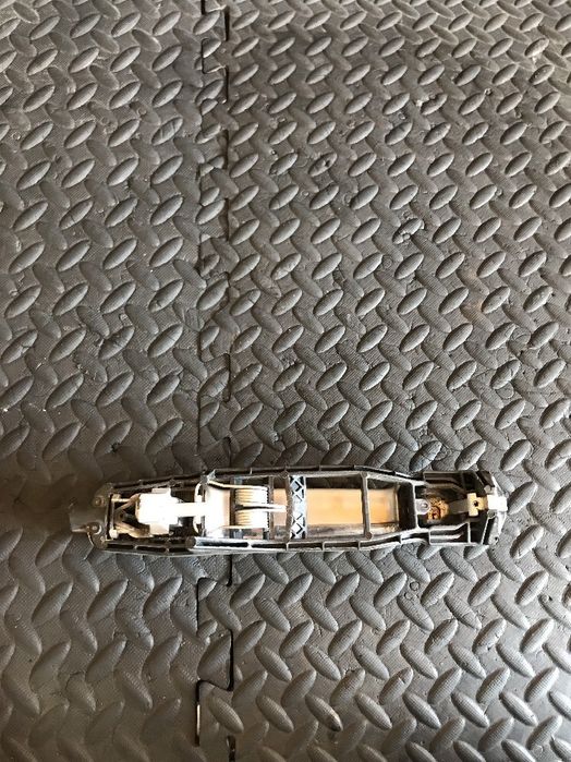 Външна дръжка за задна дясна врата сребриста за Mercedes E Class, W210 (2001)