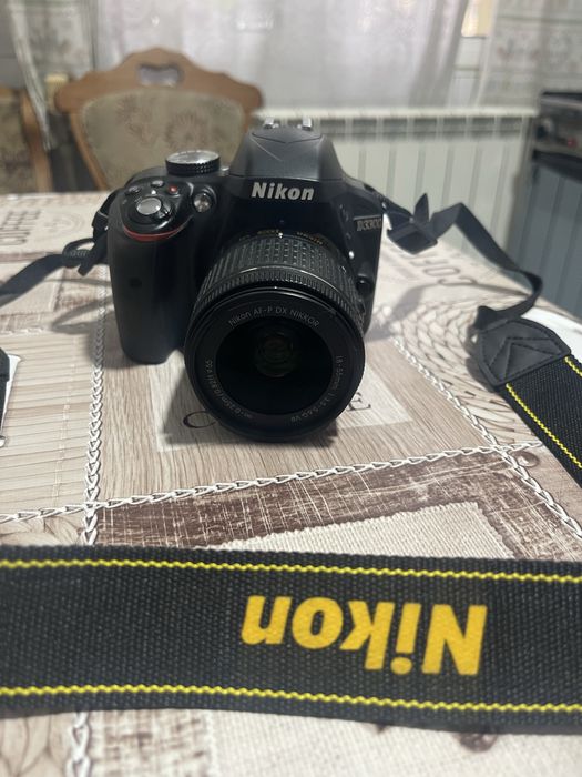 Nikon D3300.